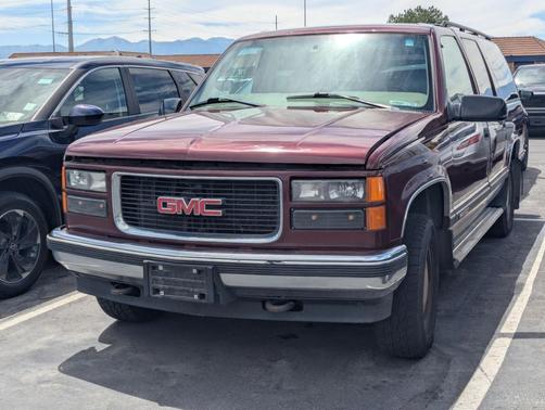 Dark Toreador Red Metallic 1999 GMC Suburban SLT