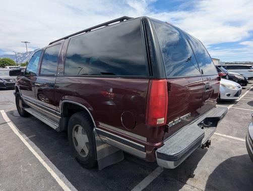 Dark Toreador Red Metallic 1999 GMC Suburban SLT