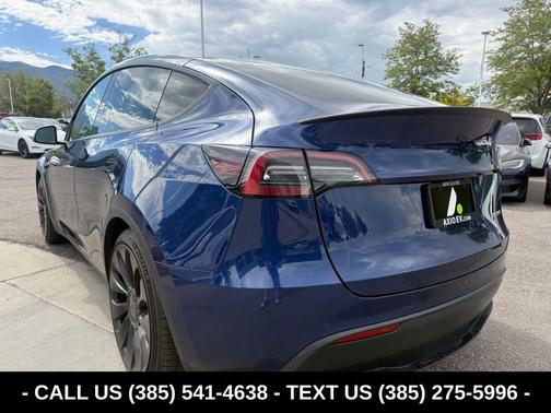 Deep Blue Metallic 2022 Tesla Model Y Performance
