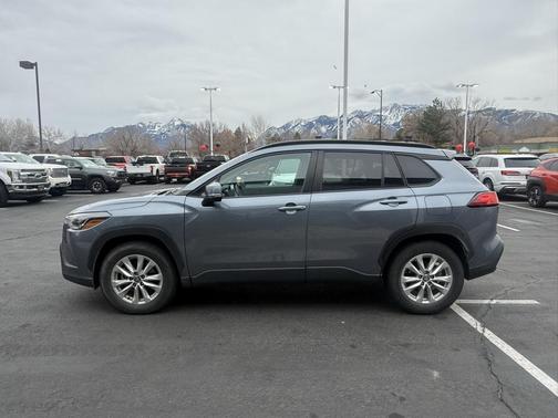 2023 Toyota Corolla Cross LE