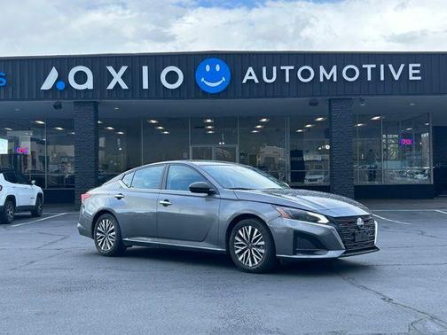 Gun Metallic 2024 Nissan Altima 2.5 SV