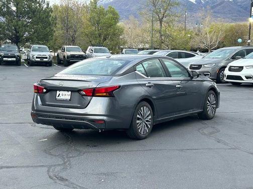 Gun Metallic 2024 Nissan Altima 2.5 SV