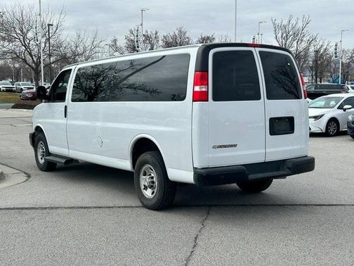 2022 Chevrolet Express 3500 LS
