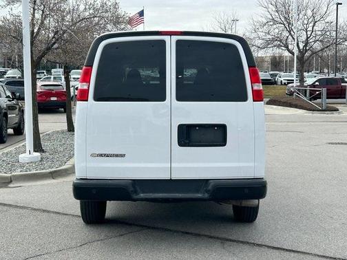 2022 Chevrolet Express 3500 LS