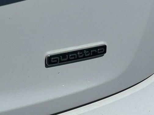 2023 Audi Q5 45 S line quattro Premium