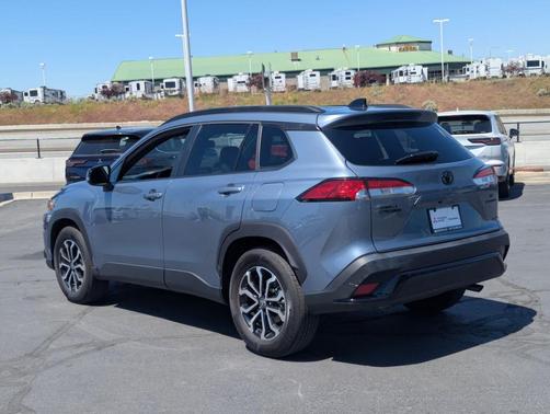 CELESTITE 2025 Toyota Corolla Cross Hybrid SE