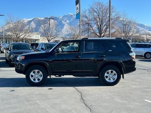 2024 Toyota 4Runner SR5