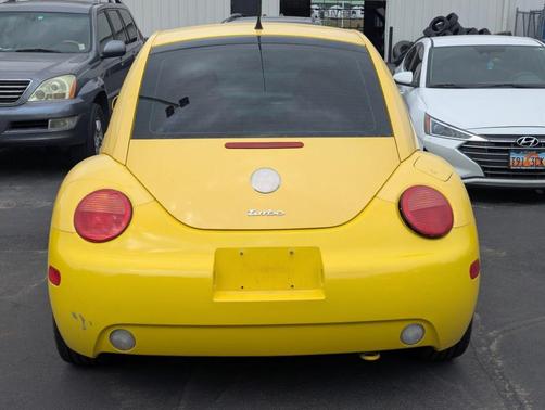 2002 Volkswagen New Beetle GLS 1.8T