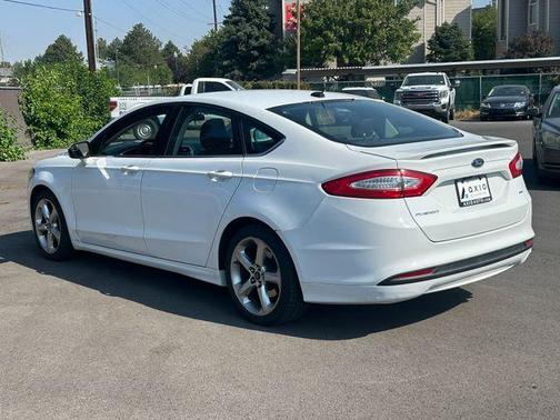 Oxford White 2016 Ford Fusion SE