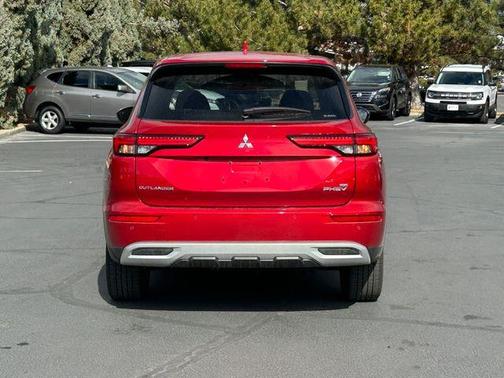 2025 Mitsubishi Outlander PHEV SE