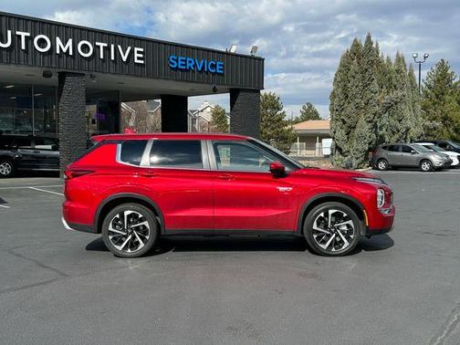 Diamond 2025 Mitsubishi Outlander PHEV SE
