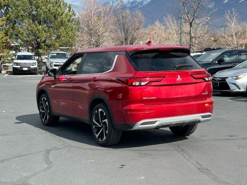 Diamond 2025 Mitsubishi Outlander PHEV SE