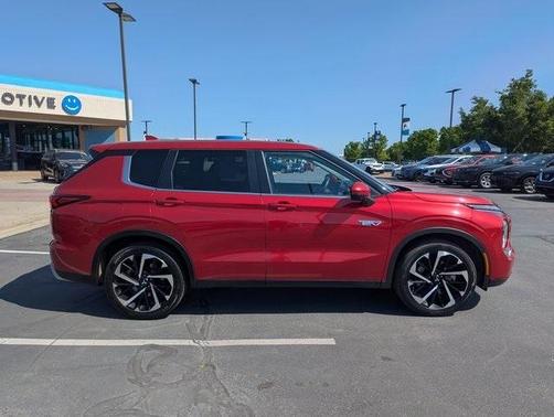 2023 Mitsubishi Outlander PHEV SE