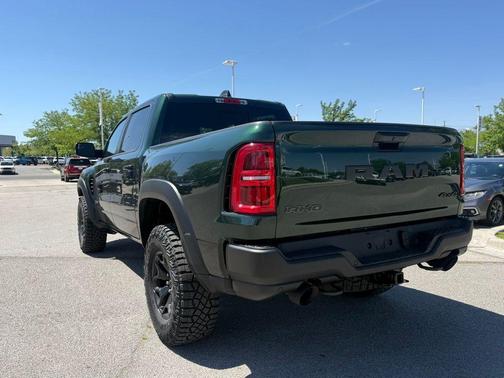 Serrano Red 2026 RAM 1500 RHO