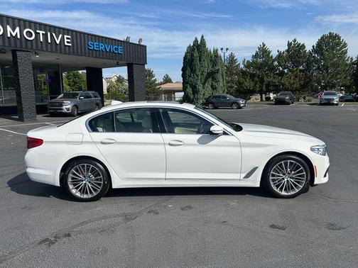 2020 BMW 530 i