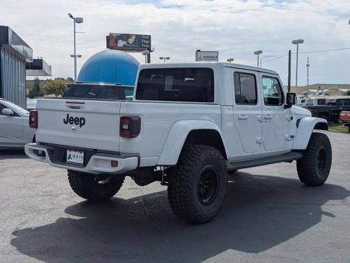 2023 Jeep Gladiator Overland