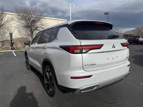 2025 Mitsubishi Outlander PHEV SE