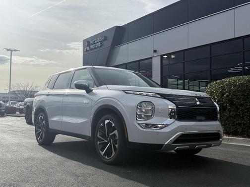 2025 Mitsubishi Outlander PHEV SE
