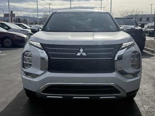 2025 Mitsubishi Outlander PHEV SE