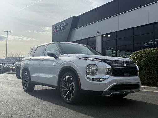 2025 Mitsubishi Outlander PHEV SE