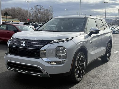 2025 Mitsubishi Outlander PHEV SE