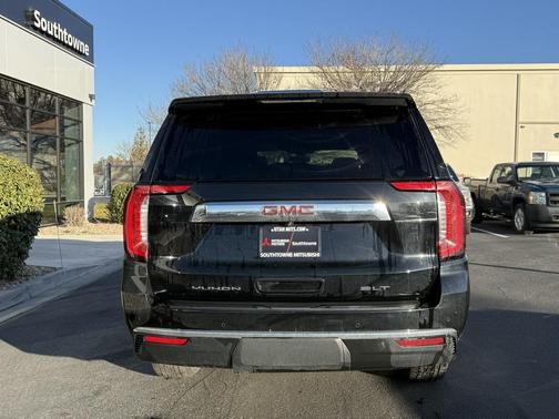 2022 GMC Yukon XL SLT
