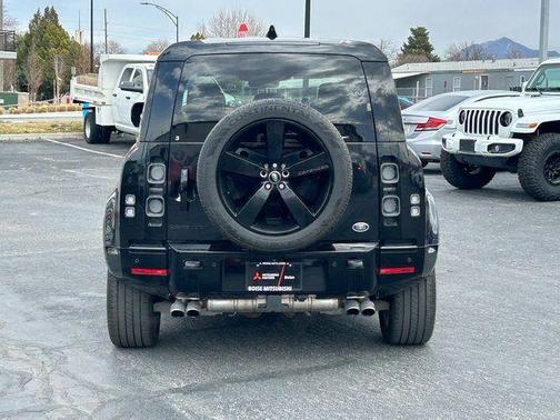 2022 Land Rover Defender 110 V8