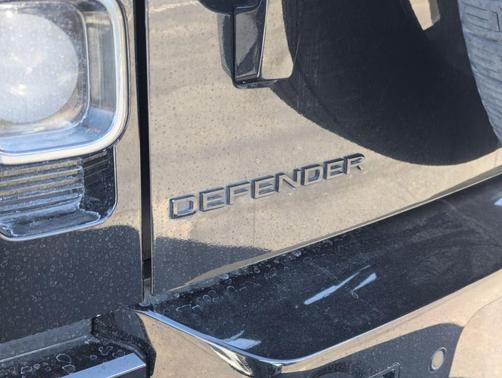 2022 Land Rover Defender 110 V8