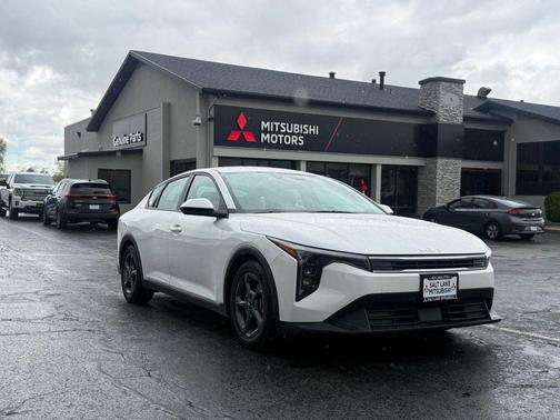 Snow White Pearl 2025 Kia K4