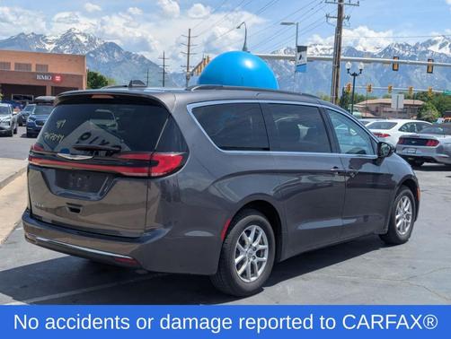 2022 Chrysler Pacifica Touring-L