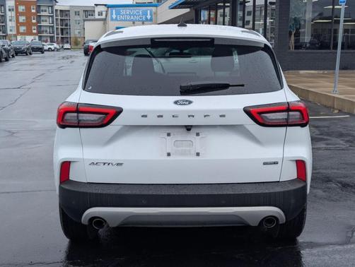 Oxford White 2023 Ford Escape Active