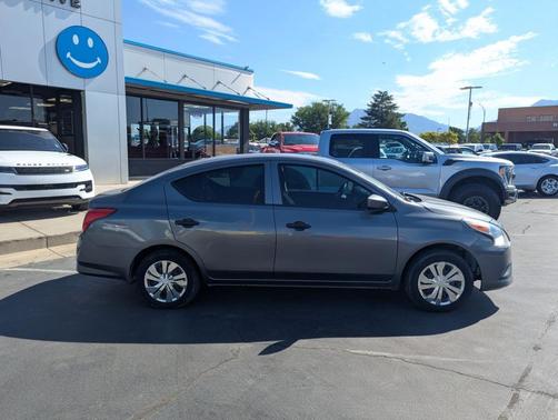 Gun Metallic 2016 Nissan Versa 1.6 S