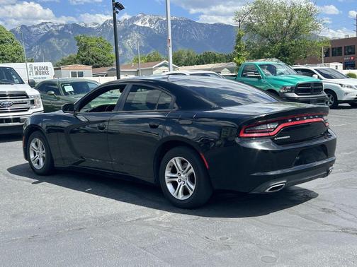 Pitch Black Clearcoat 2017 Dodge Charger SE