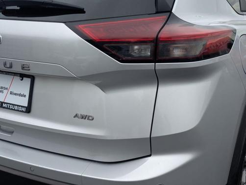 Brilliant Silver Metallic 2024 Nissan Rogue S