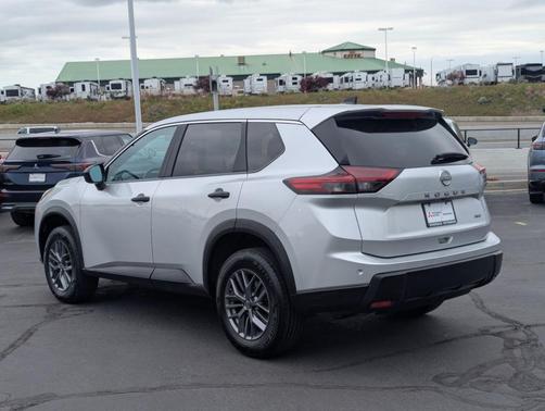 Brilliant Silver Metallic 2024 Nissan Rogue S