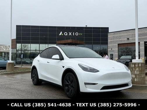 Pearl White Multi 2024 Tesla Model Y Long Range
