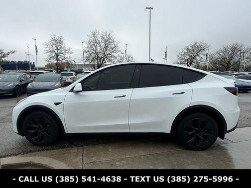 Pearl White Multi 2024 Tesla Model Y Long Range