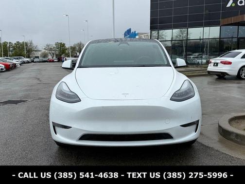 Pearl White Multi 2024 Tesla Model Y Long Range