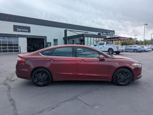 Ruby Red Metallic 2016 Ford Fusion SE