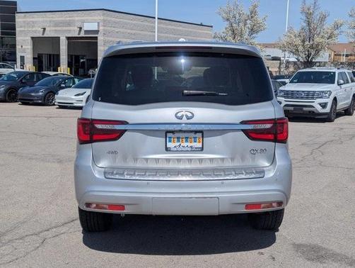 2023 INFINITI QX80 Luxe