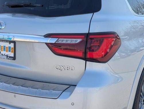 2023 INFINITI QX80 Luxe