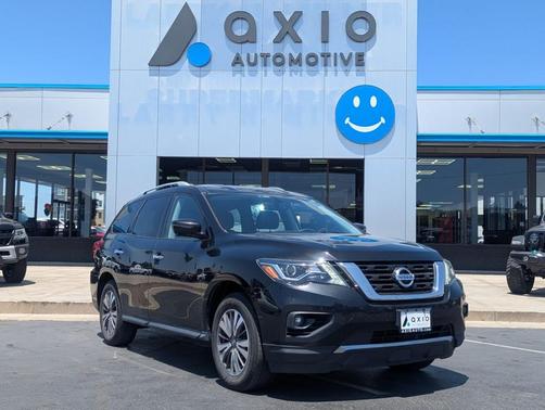 2017 Nissan Pathfinder SL
