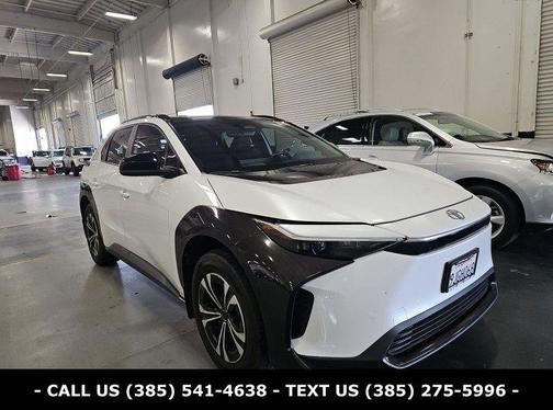 Pearl 2023 Toyota bZ4X XLE
