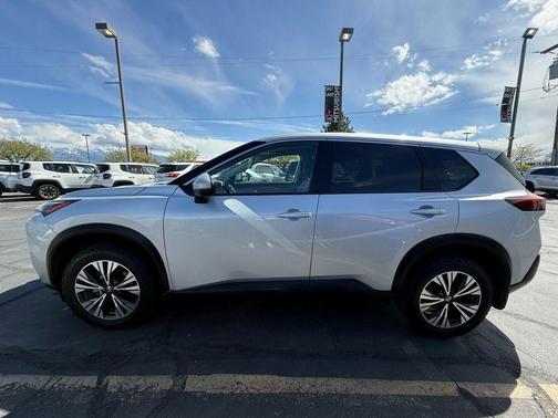 2021 Nissan Rogue SV