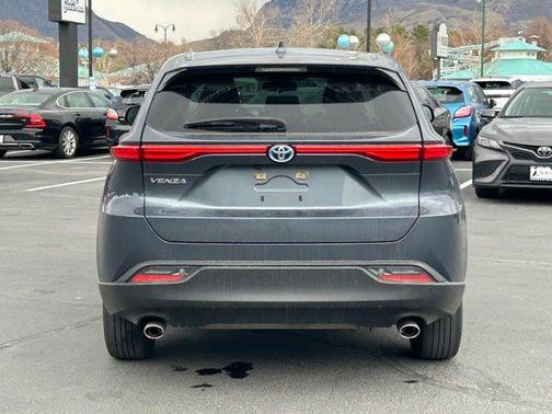 2023 Toyota Venza LE
