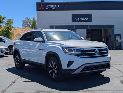Pure White 2021 Volkswagen Atlas Cross Sport 2.0T SE