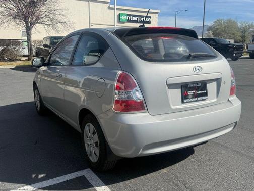 Platinum Silver Metallic + Pearl 2011 Hyundai Accent GS