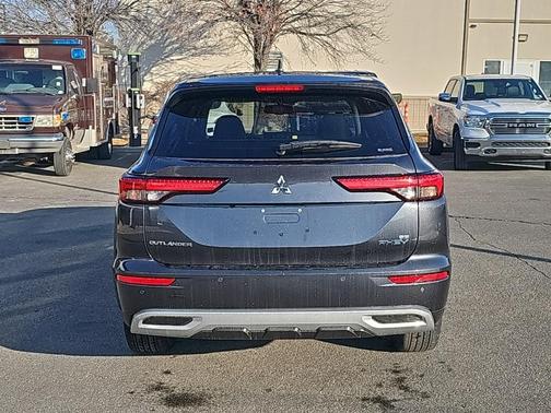 2025 Mitsubishi Outlander PHEV SE