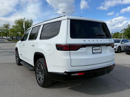 Bright White Clearcoat 2024 Jeep Wagoneer Series II
