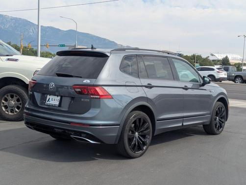 2021 Volkswagen Tiguan 2.0T SE R-Line Black